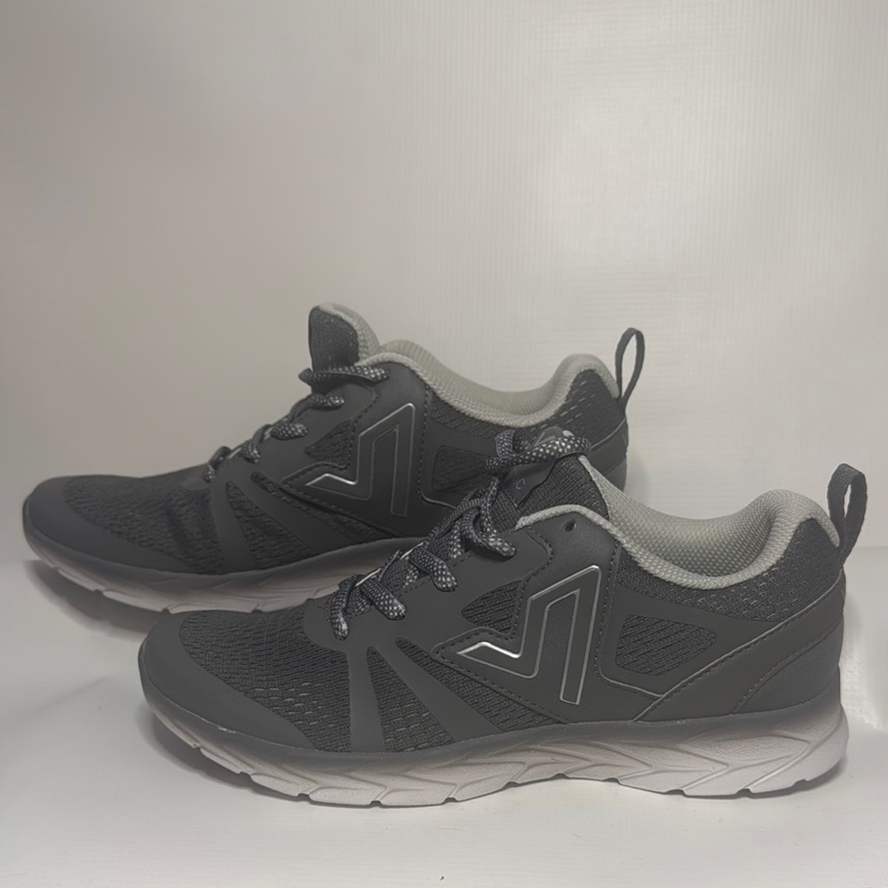 Vionic Brisk Miles Athletic Gray Sneakers women’s size 6